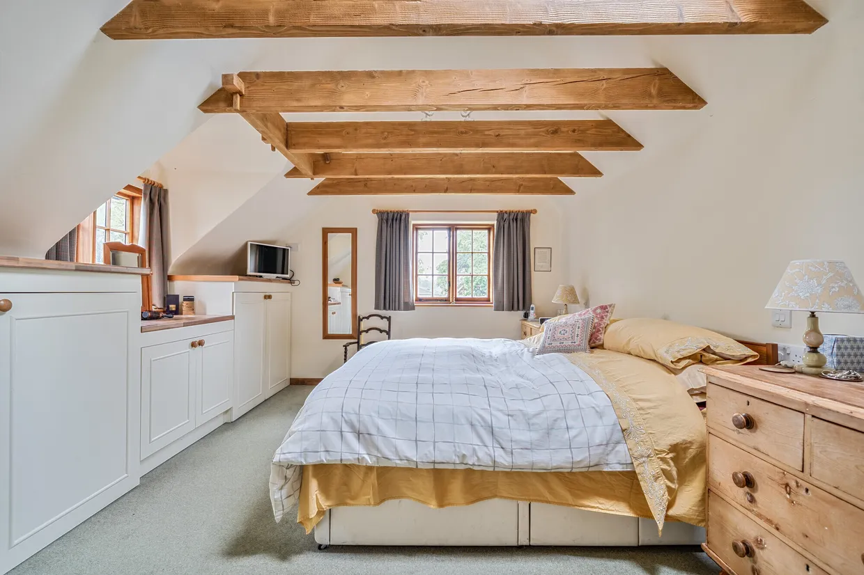 Eastcourt, Burbage, SN8 photo 14