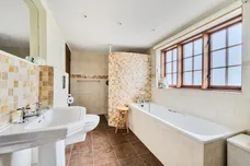 Eastcourt, Burbage, SN8 photo 15