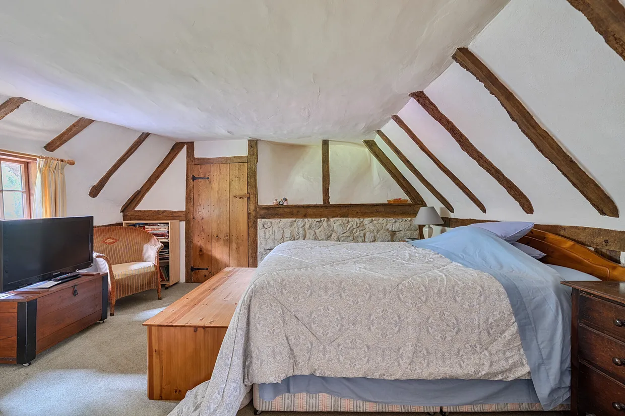 Eastcourt, Burbage, SN8 photo 16
