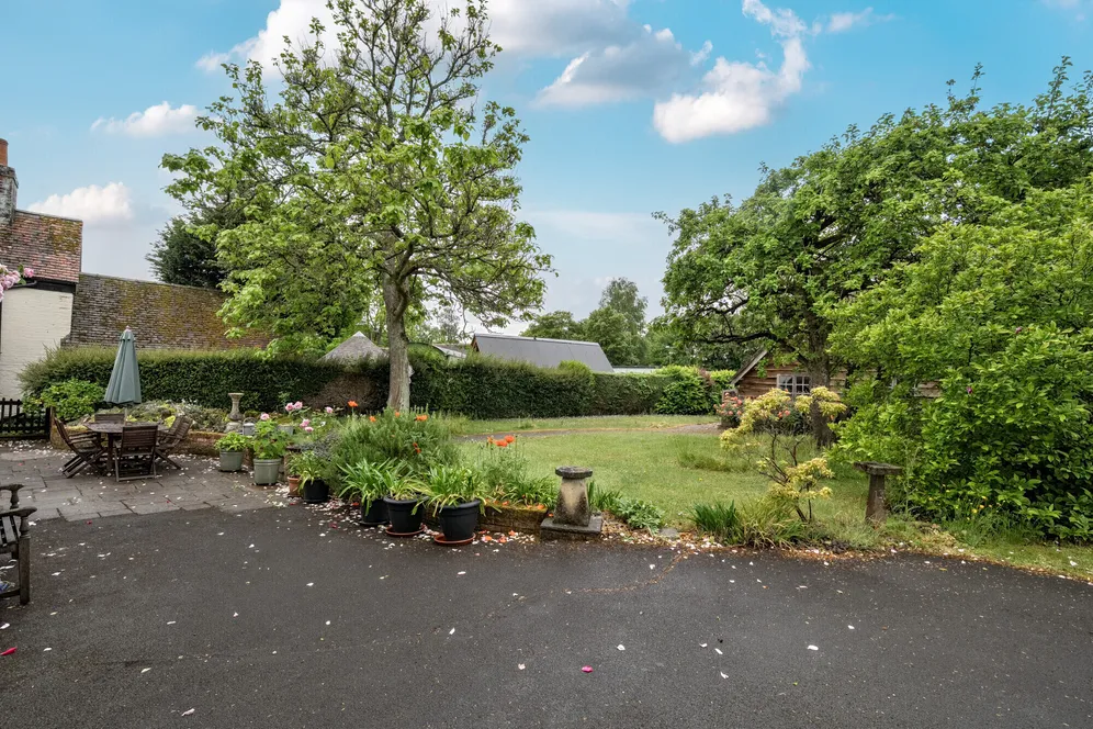 Eastcourt, Burbage, SN8 photo 18