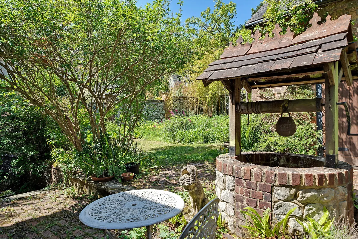 Gatton Bottom, Merstham, Redhill, Surrey, RH1