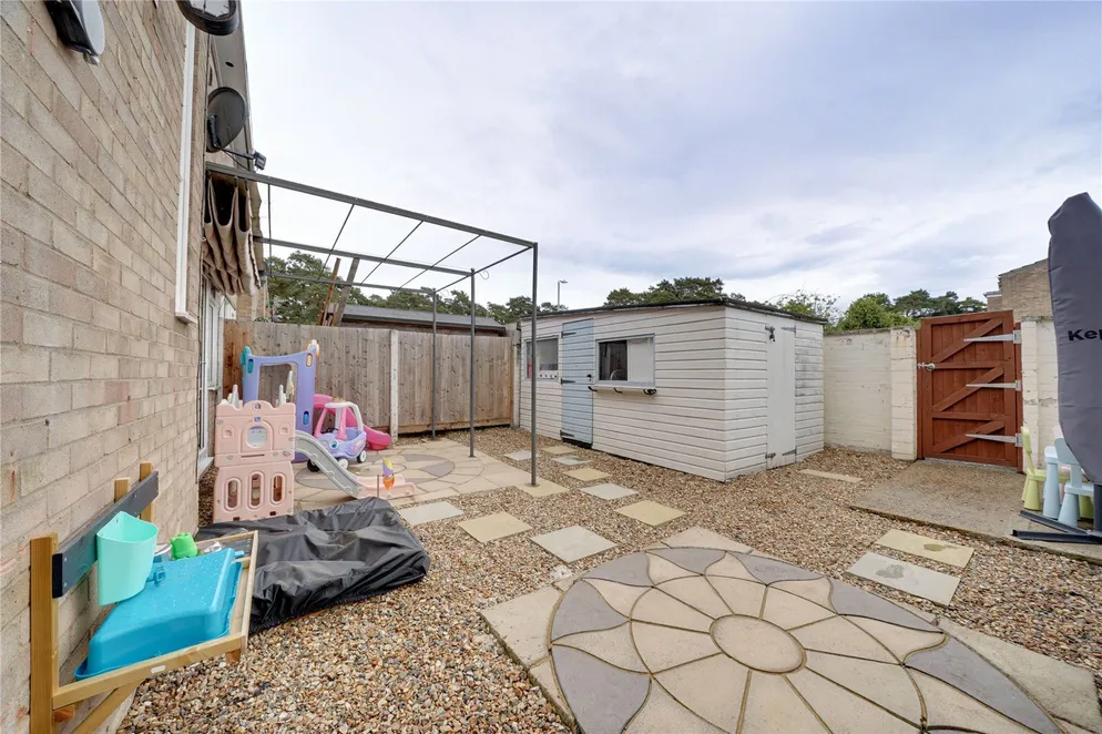 Property carousel item 11
