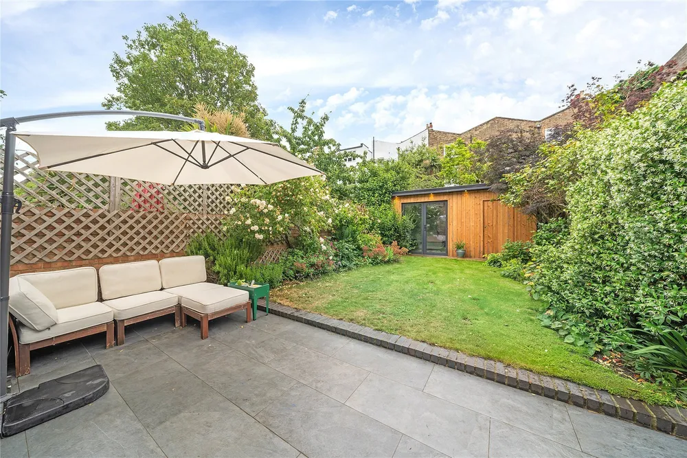 Kings Grove, Peckham, London, SE15