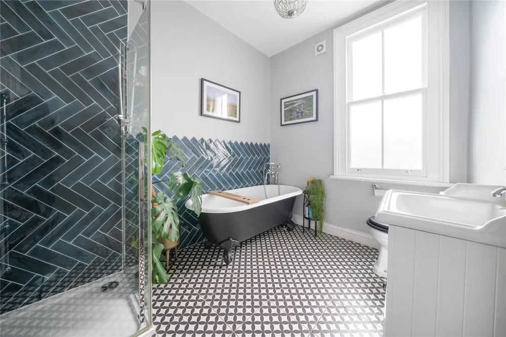 Kings Grove, Peckham, London, SE15