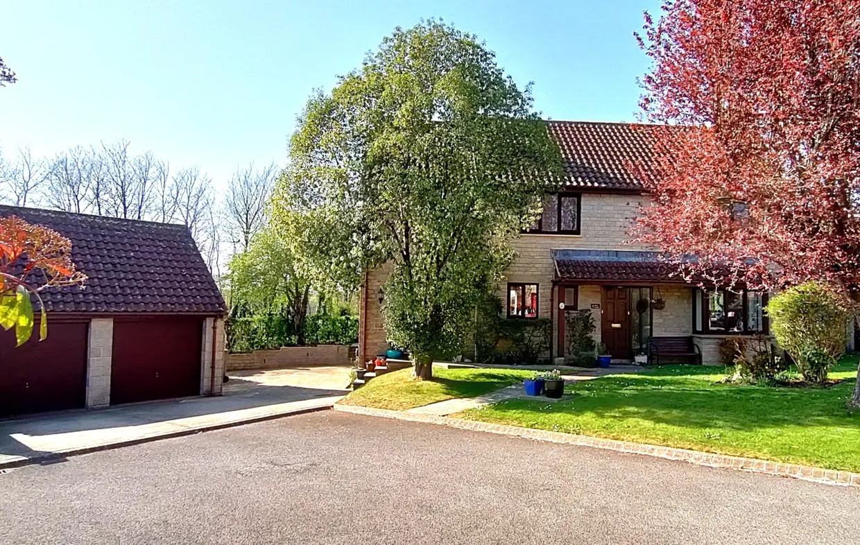 Combe View, Yatton Keynell, SN14 photo 1