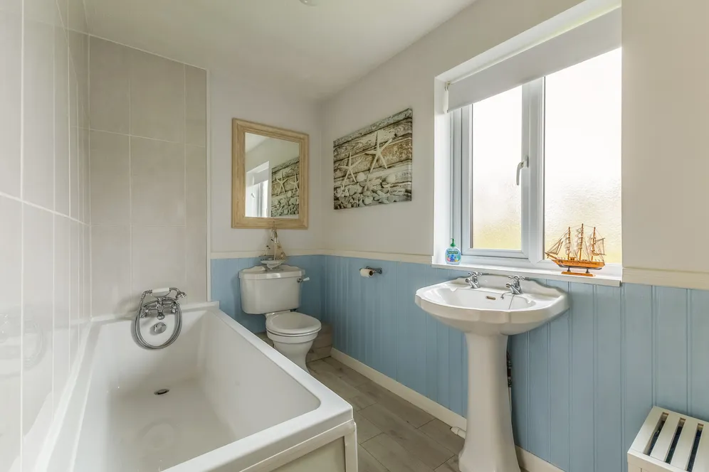 Combe View, Yatton Keynell, SN14 photo 11