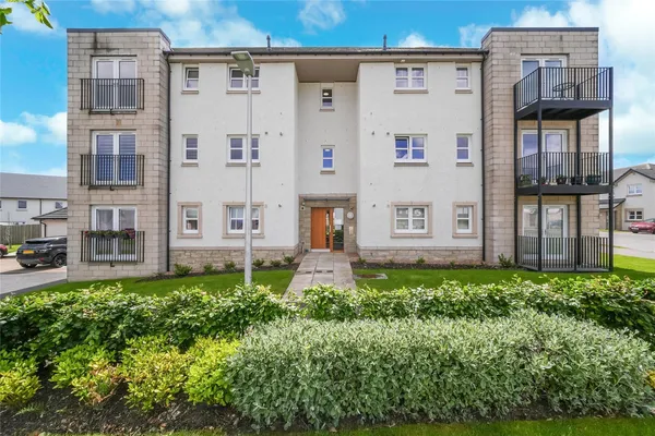 Snibble Gardens, Uphall Station, Livi...