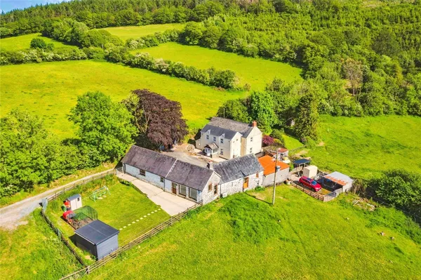 Llanllawddog, Carmarthen, Carmarthens...