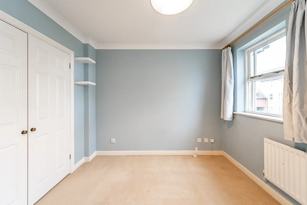 Wycliffe Road, London, SW11 photo 15
