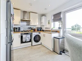 Kingfisher Close, Cherry Willingham, Lincoln thumb 2