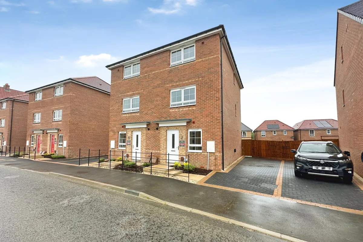Azalea Lane, Witham St. Hughs, LINCOLN
