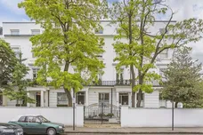 Earls Court Road, LONDON