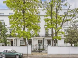 Earls Court Road, LONDON photo