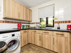 Godolphin Court, Crawley thumb 3