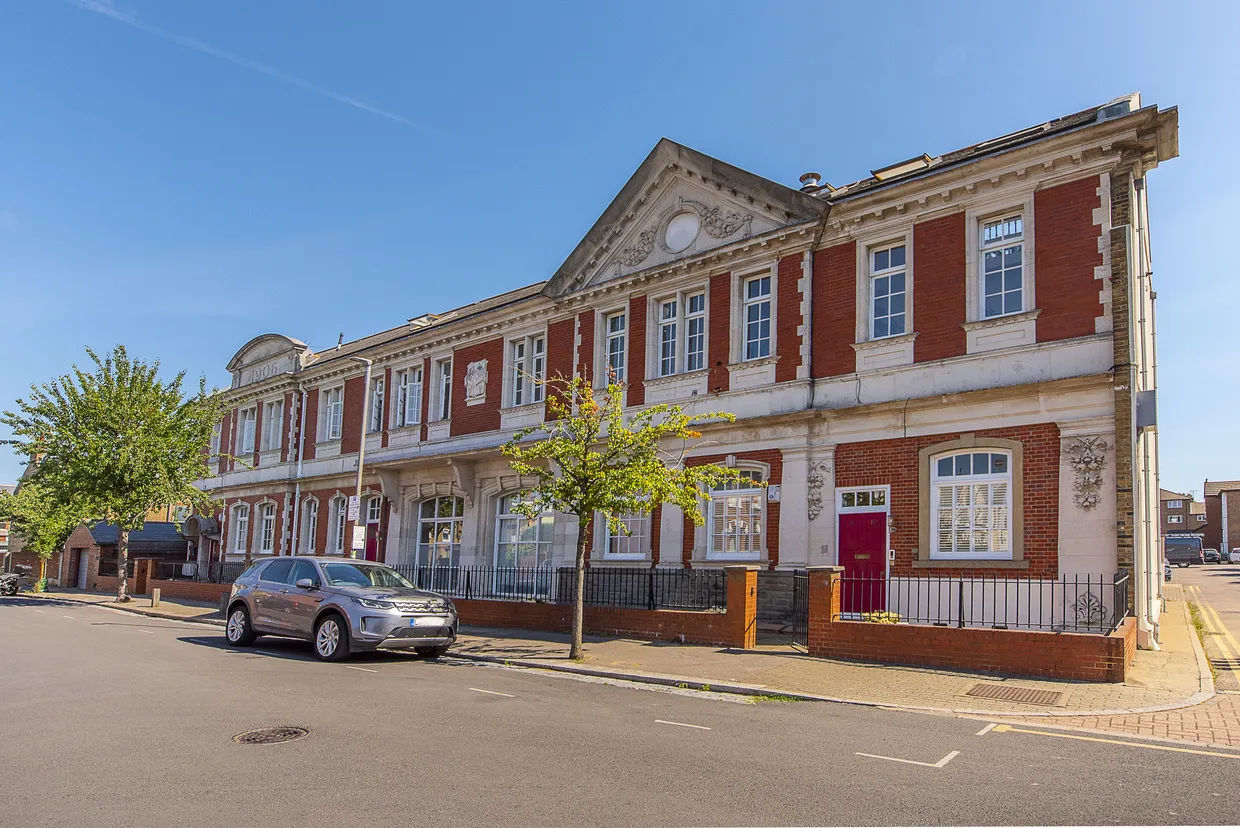 Burmester Road, London, SW17 photo 1