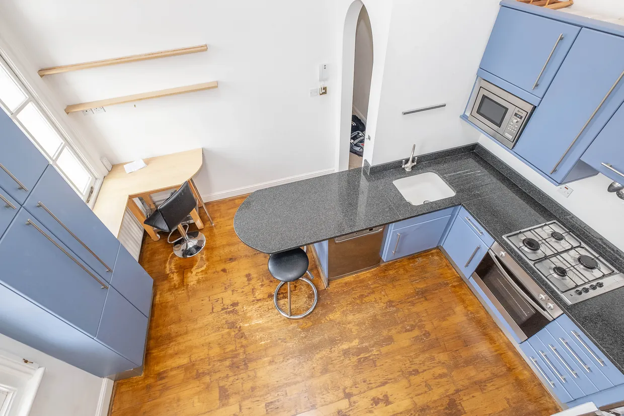Burmester Road, London, SW17 photo 5