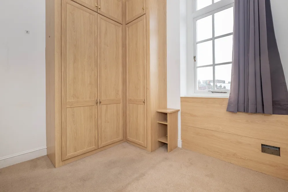 Burmester Road, London, SW17 photo 9