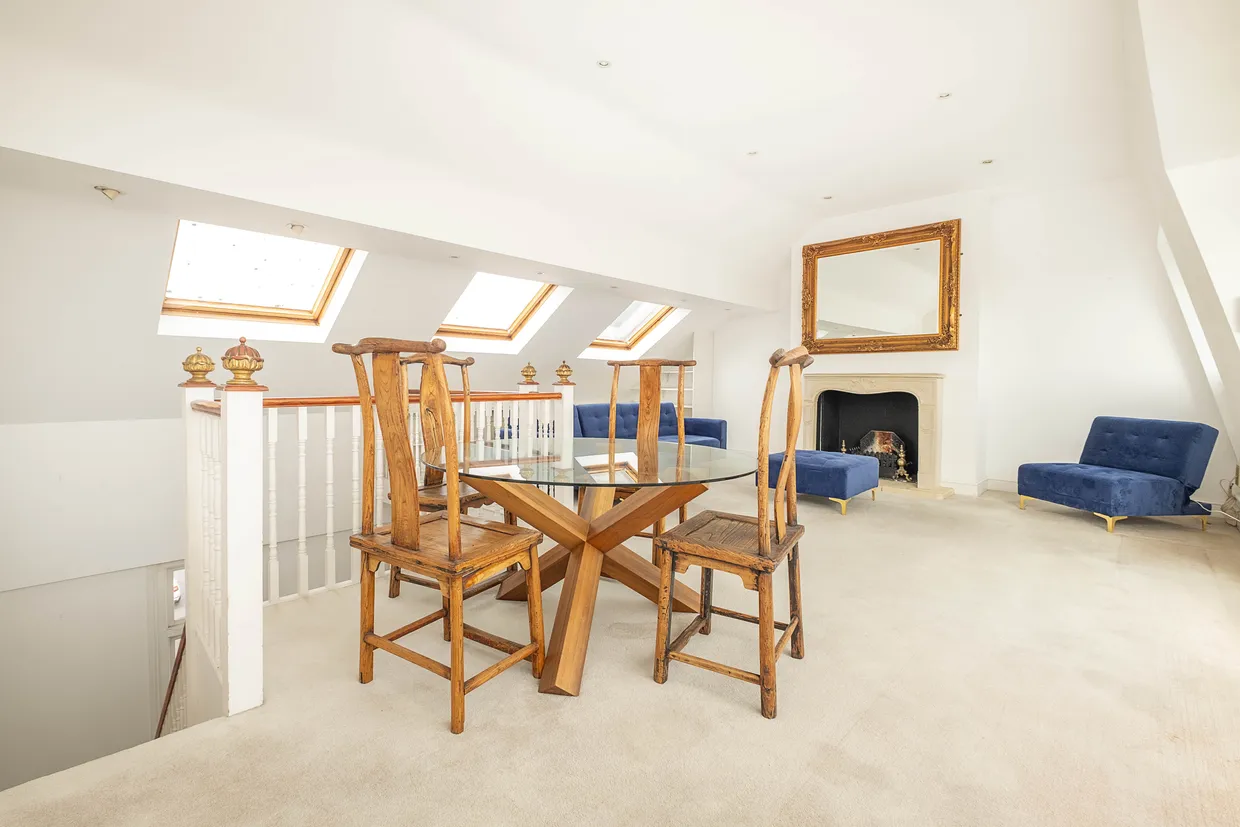 Burmester Road, London, SW17 photo 12