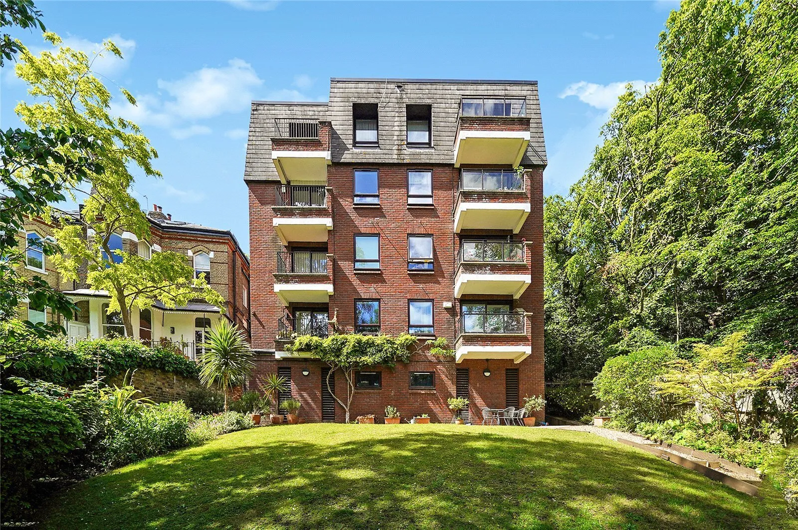 Wood Lane, Highgate, London, N6