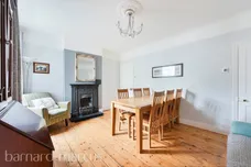 Hook Road, Epsom