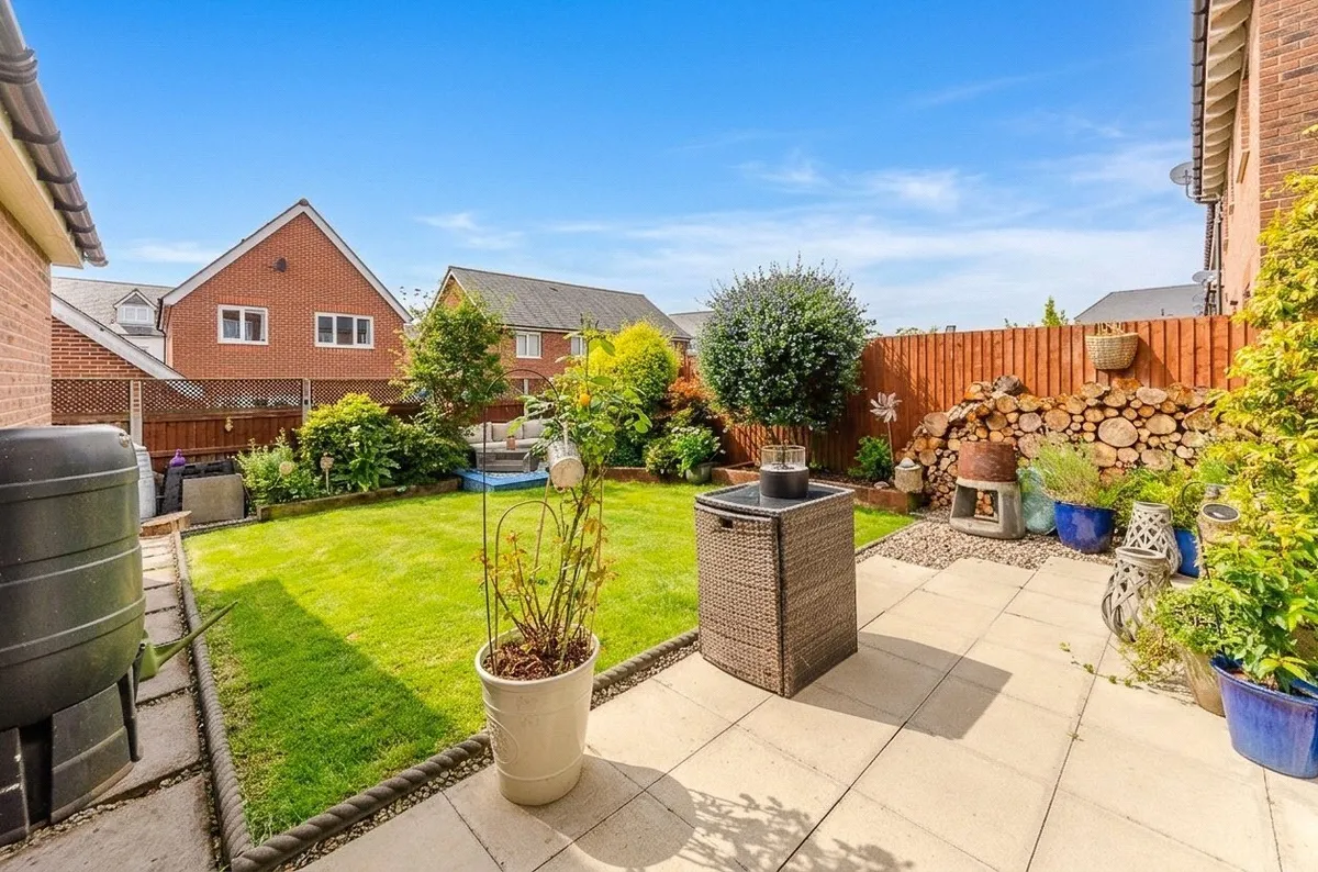 Llwybr Y Gwynt, Penrhosgarnedd, Bangor, Gwynedd, LL57