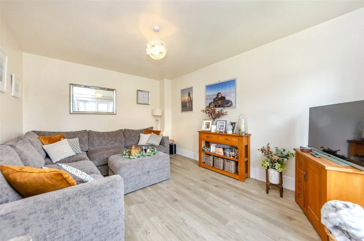 Llwybr Y Gwynt, Penrhosgarnedd, Bangor, Gwynedd, LL57