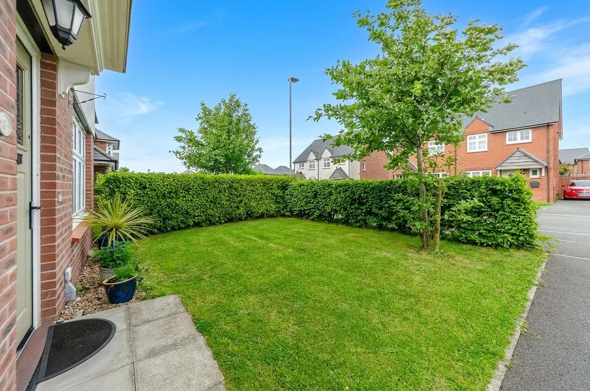 Llwybr Y Gwynt, Penrhosgarnedd, Bangor, Gwynedd, LL57