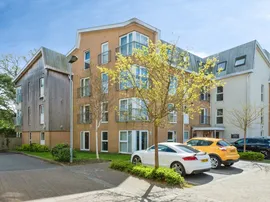 Robin Place, Netley Abbey, Southampton photo
