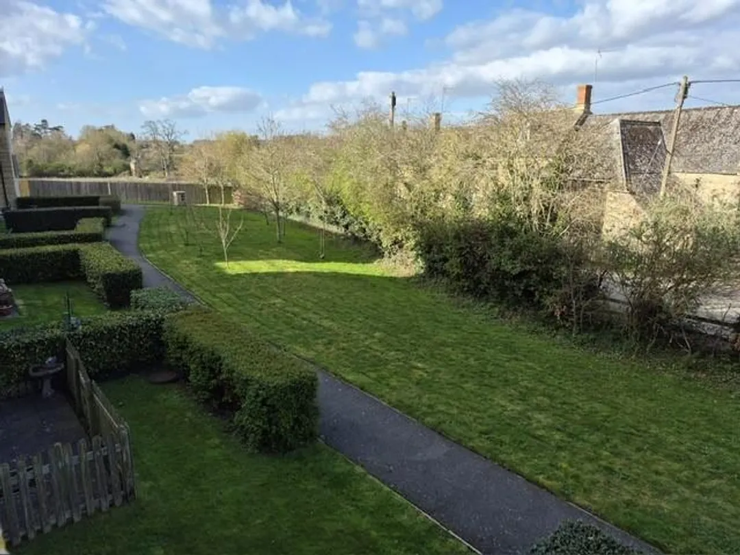 https://mr0.homeflow-assets.co.uk/files/photo/image/47532/7368/_x_/pkLPlpJ-u0GhO4sKFgPvTw.jpg