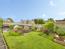 Lynnwood Gardens, Pudsey thumb 2
