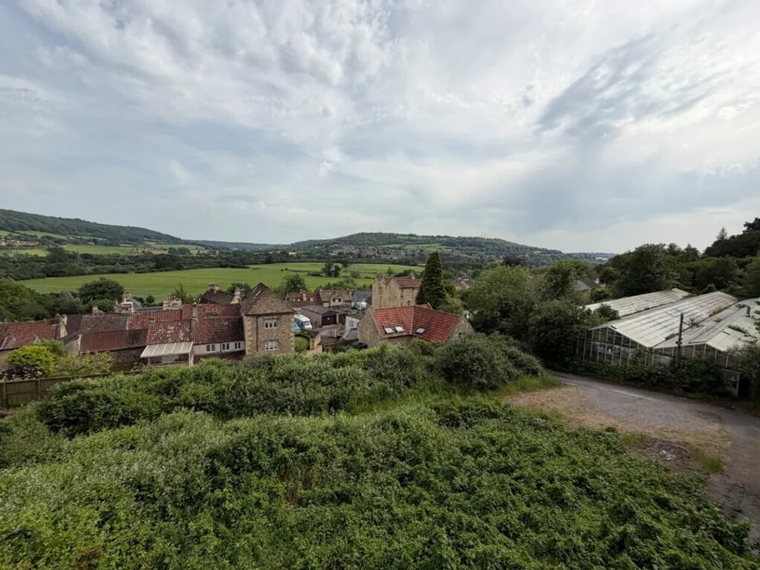 https://mr0.homeflow-assets.co.uk/files/photo/image/47533/0493/_x_/01f42fd1-8e33-4a56-bb5d-66ebe51a1b6f_web.jpg