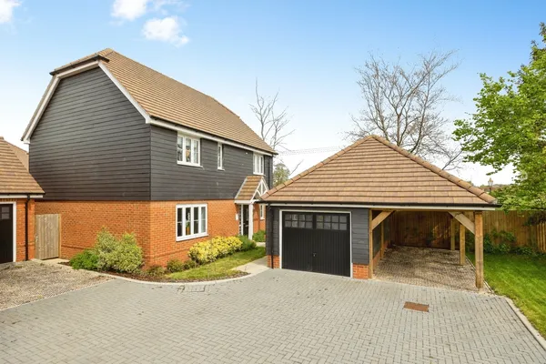 Hedgeways, Tongham, Farnham, Surrey, ...