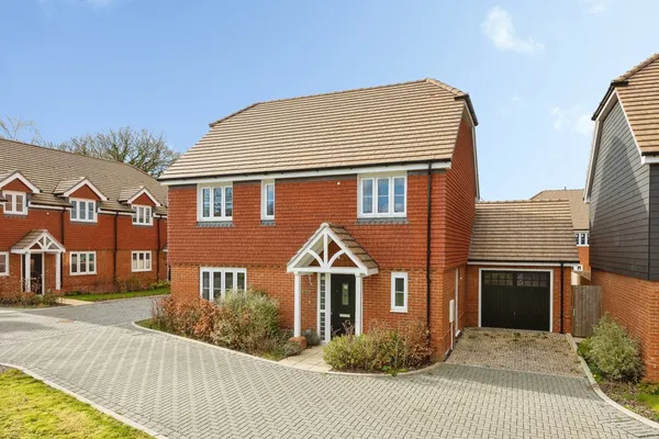 Hedgeways, Tongham, Farnham, Surrey, ...