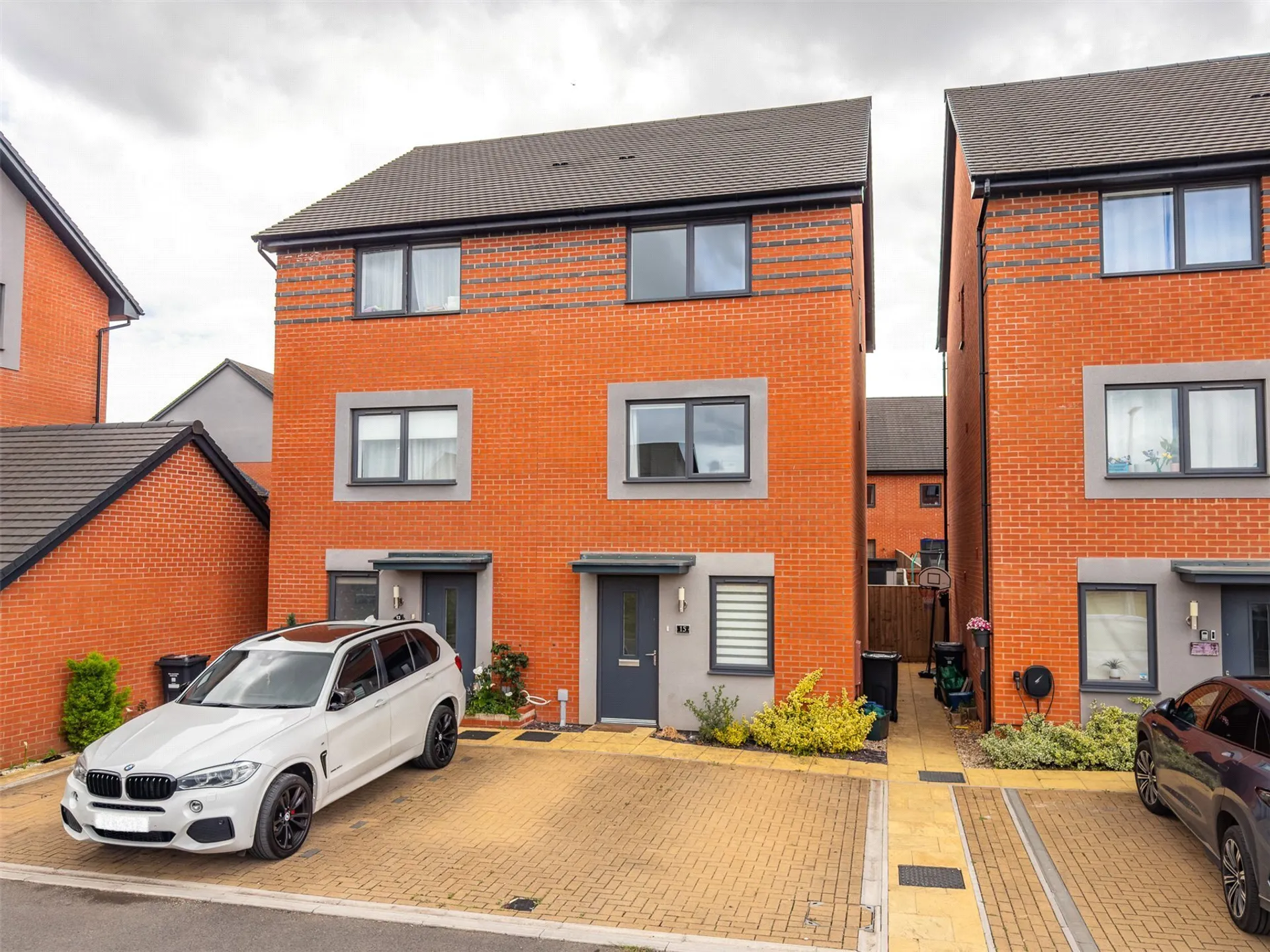 Property photo top 0