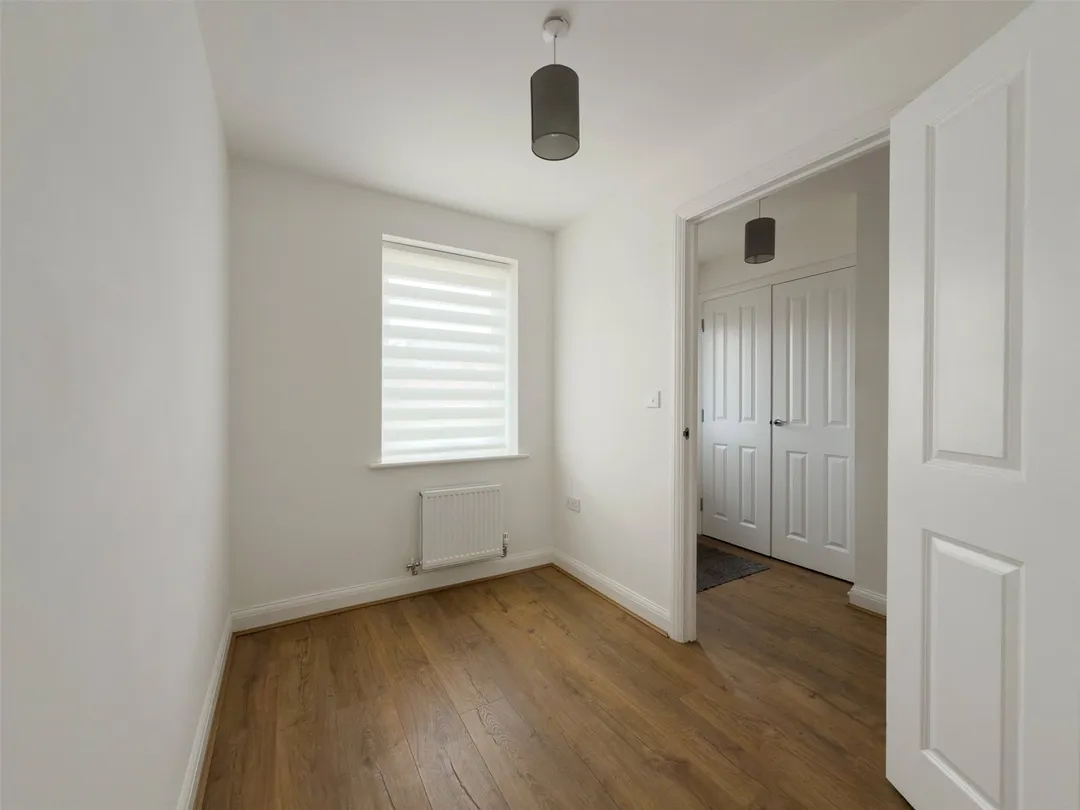 https://mr0.homeflow-assets.co.uk/files/photo/image/47533/1793/_x_/OCL260035_05.jpg