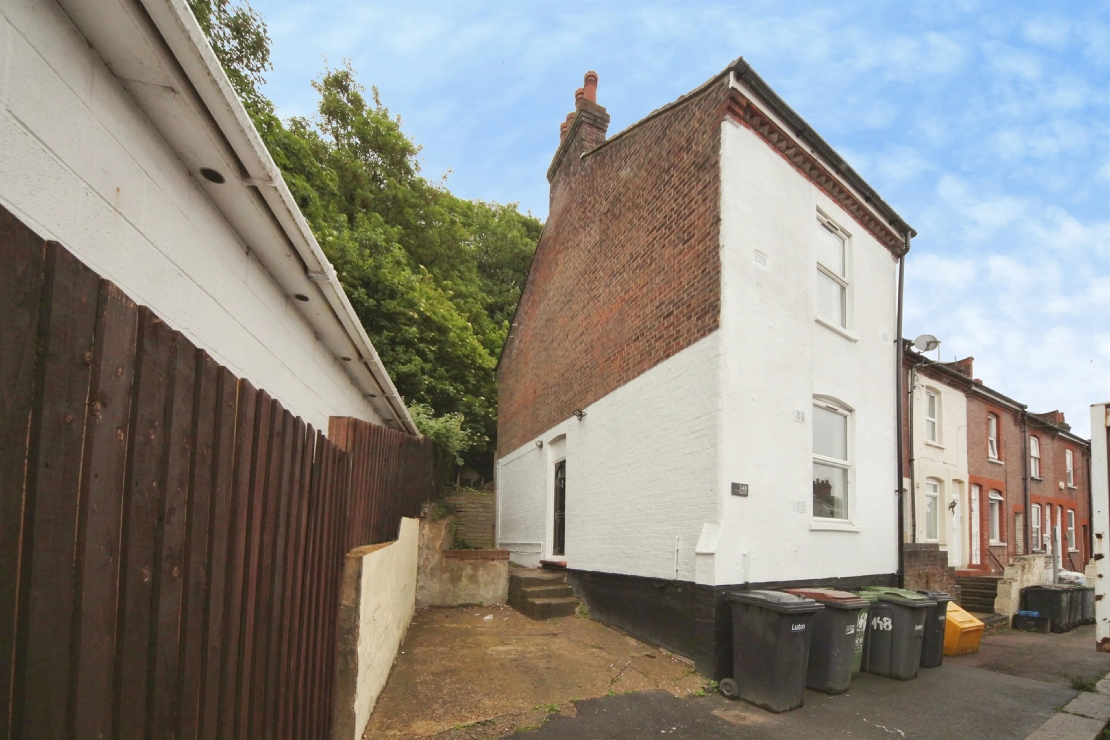 Property photo 0