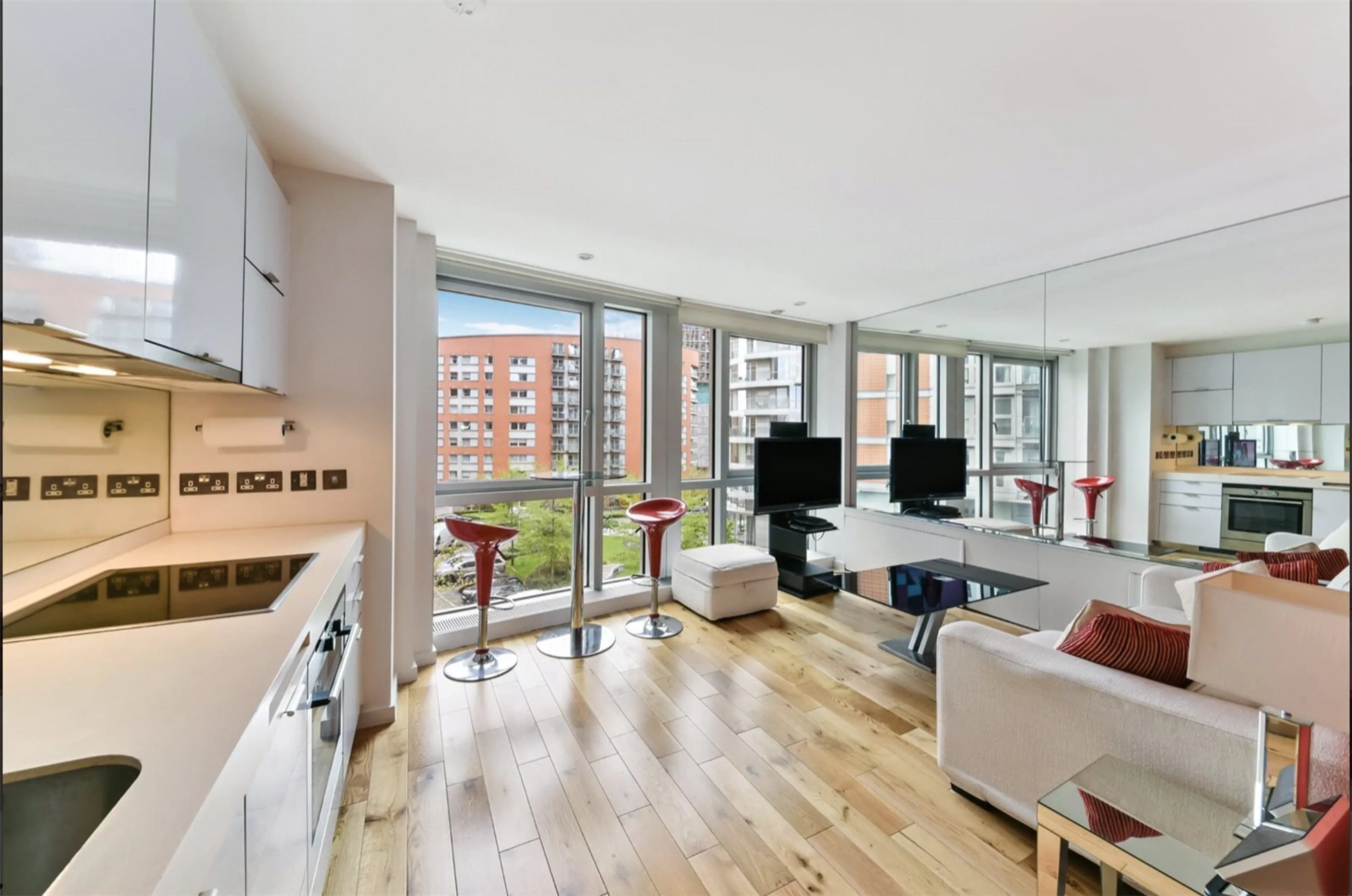 Property at Ontario Tower, 4 Fairmont Avenue, London, E14