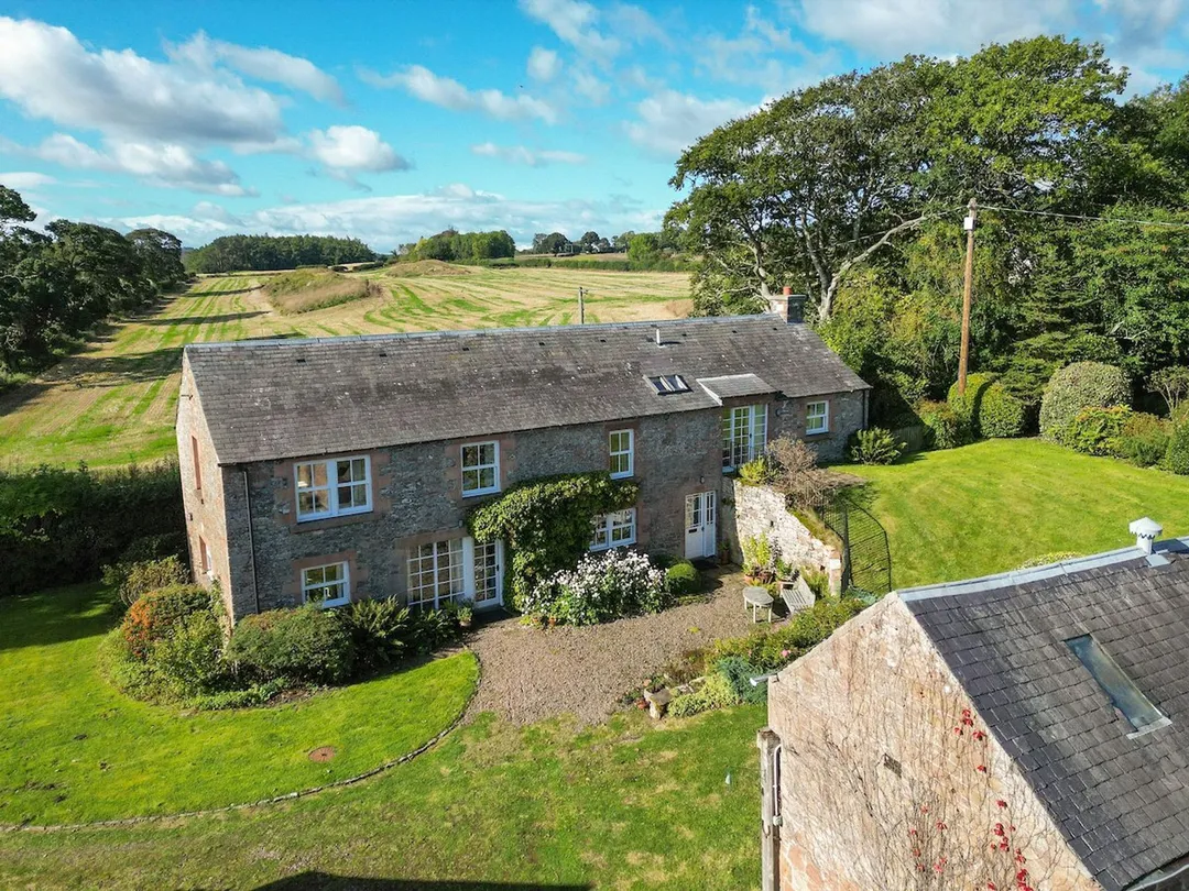 https://mr0.homeflow-assets.co.uk/files/photo/image/47534/1380/_x_/PAT250404_07.jpg