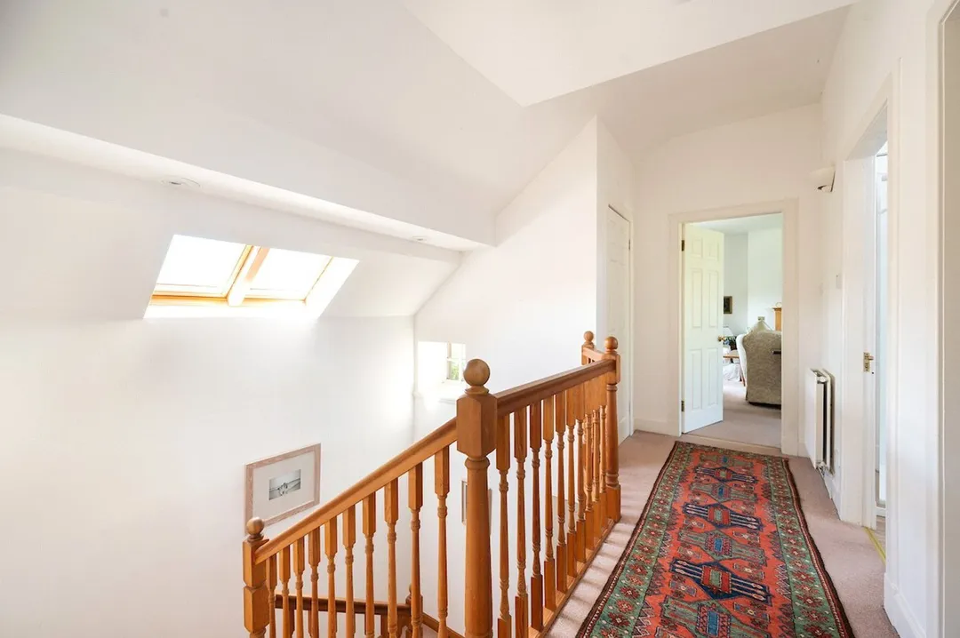 https://mr0.homeflow-assets.co.uk/files/photo/image/47534/1401/_x_/PAT250404_36.jpg