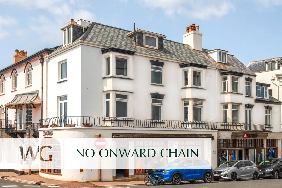 https://mr0.homeflow-assets.co.uk/files/photo/image/47534/9201/_x_/TOP260081_53.jpg