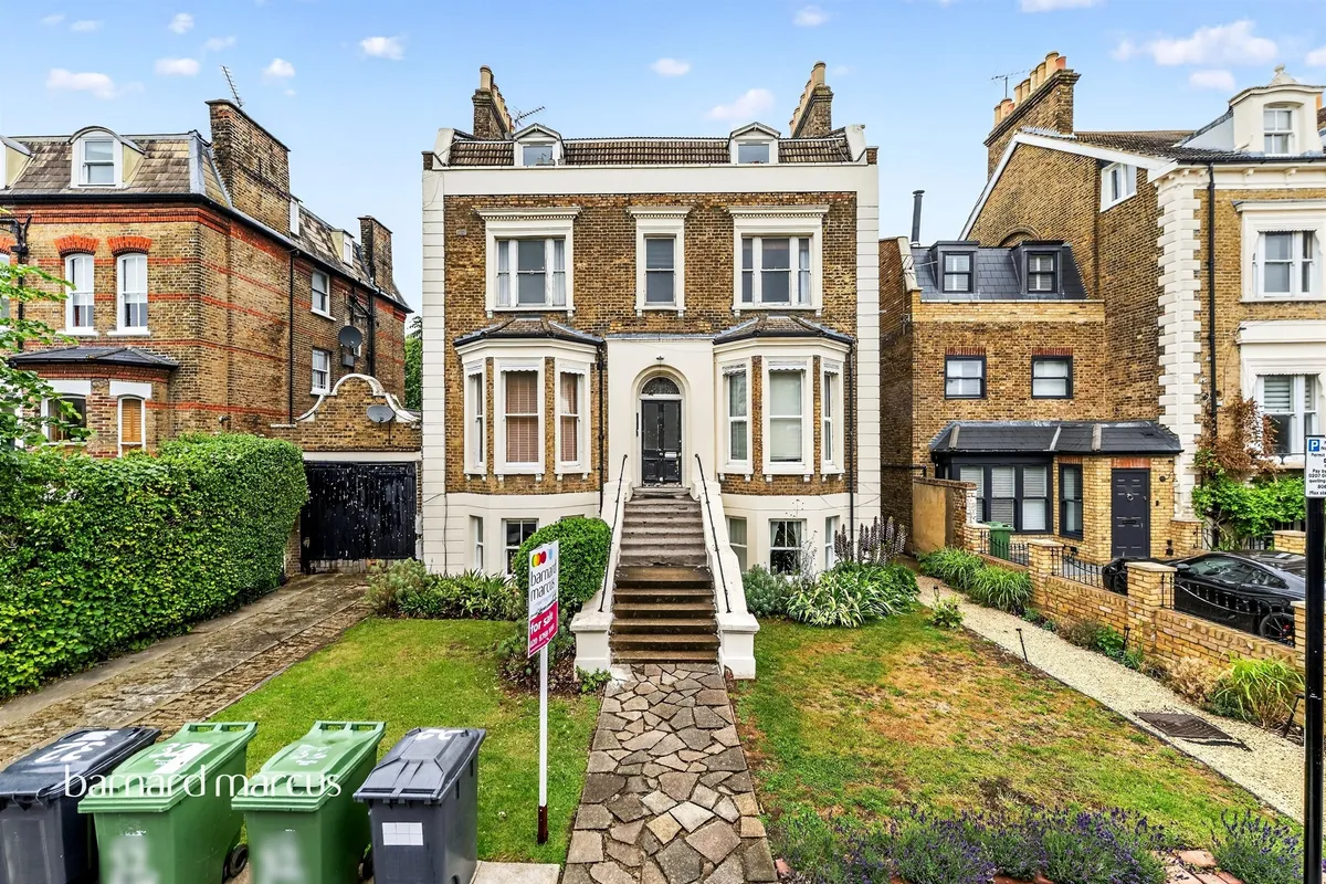 Mount Ephraim Road, London