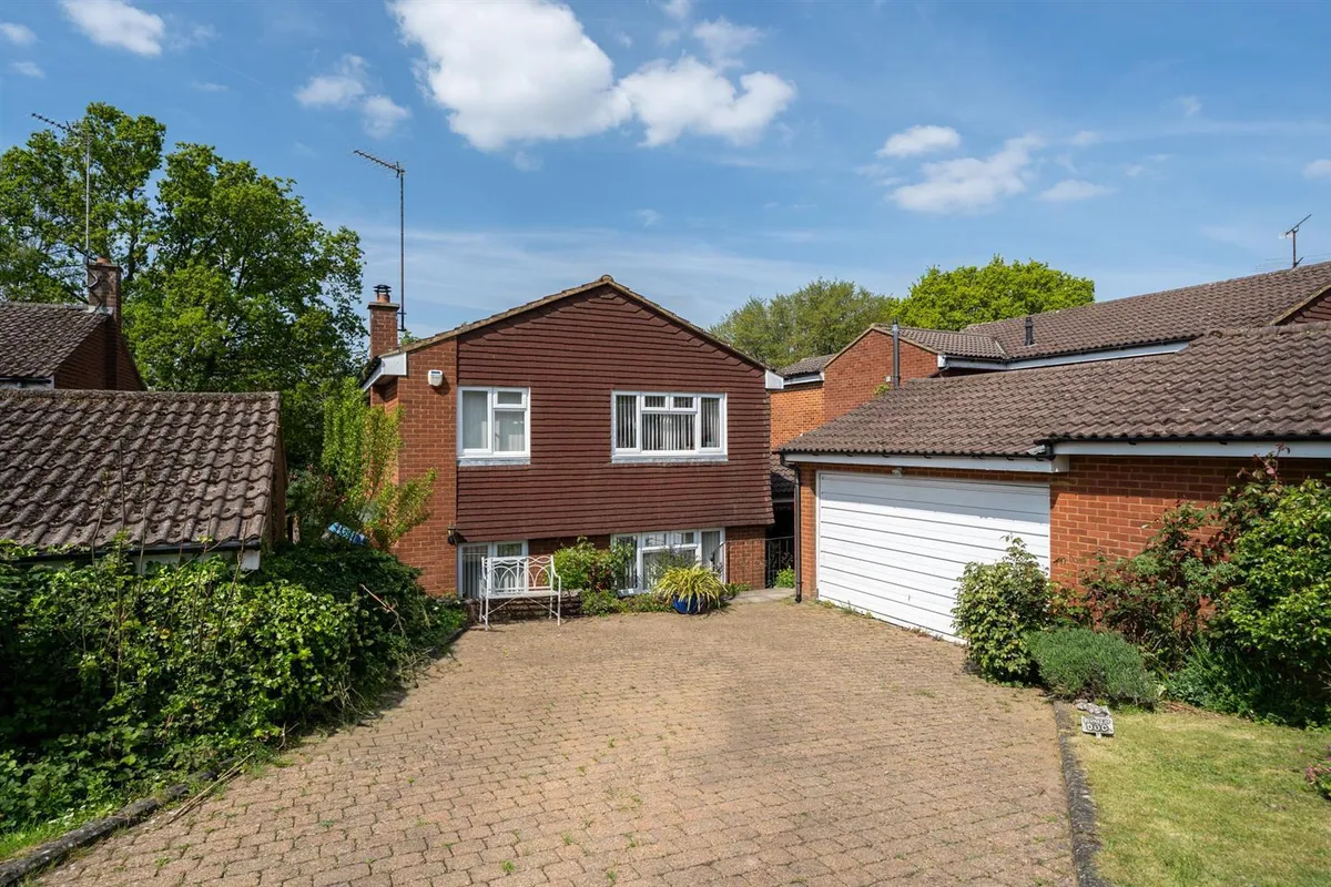 Holywell Road, Studham, Bedfordshire, LU6 2PD