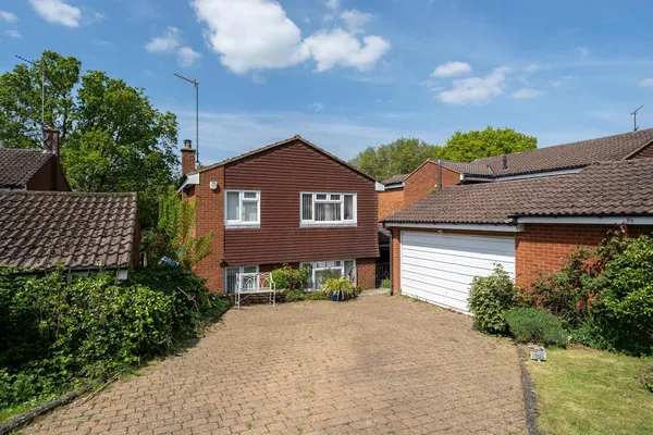 Holywell Road, Studham, Bedfordshire, LU6 2PD