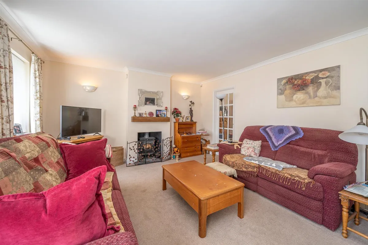 Holywell Road, Studham, Bedfordshire, LU6 2PD