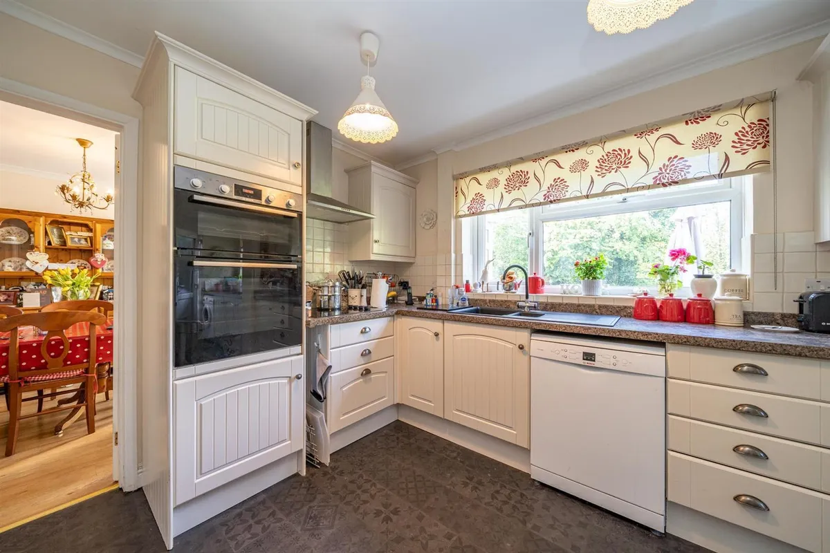 Holywell Road, Studham, Bedfordshire, LU6 2PD