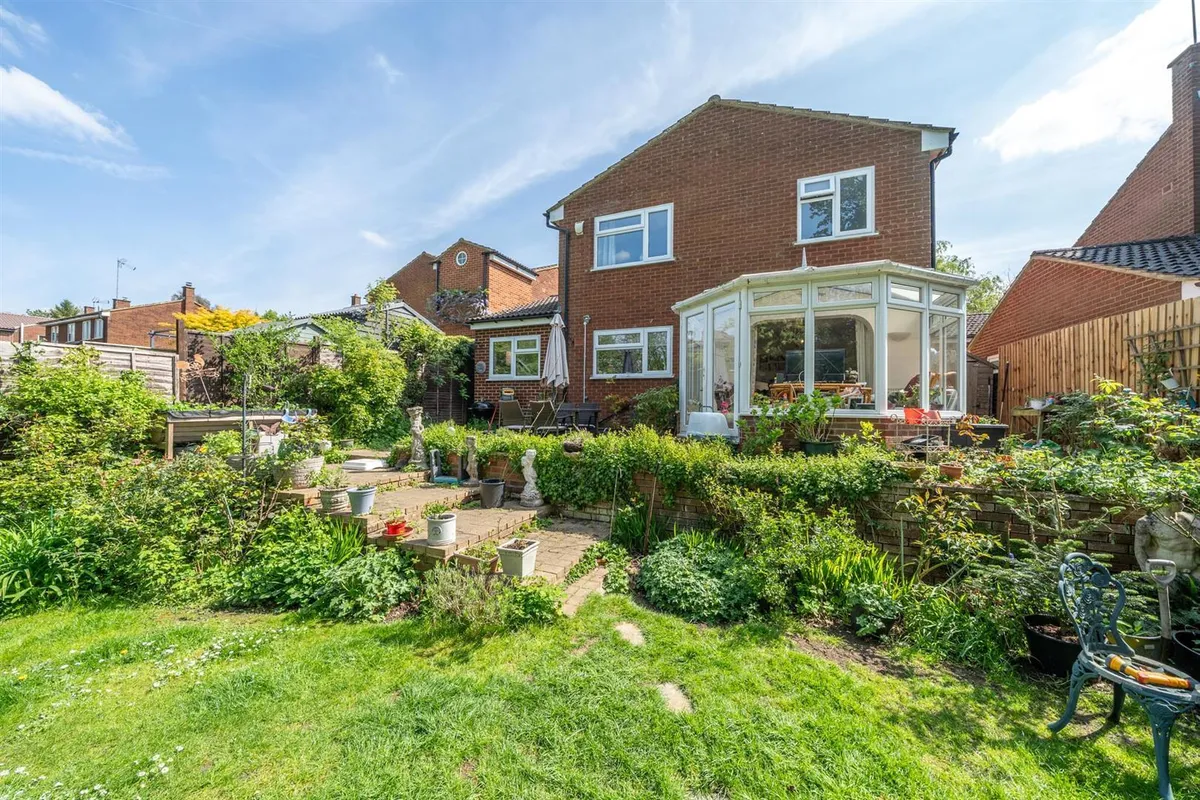 Holywell Road, Studham, Bedfordshire, LU6 2PD