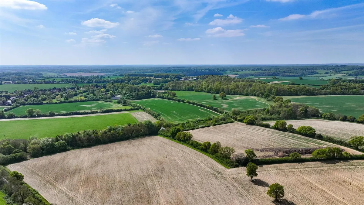 Holywell Road, Studham, Bedfordshire, LU6 2PD