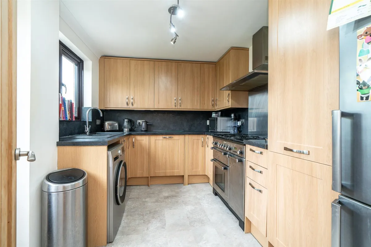 Wren Walk, Edlesborough, LU6 2RW