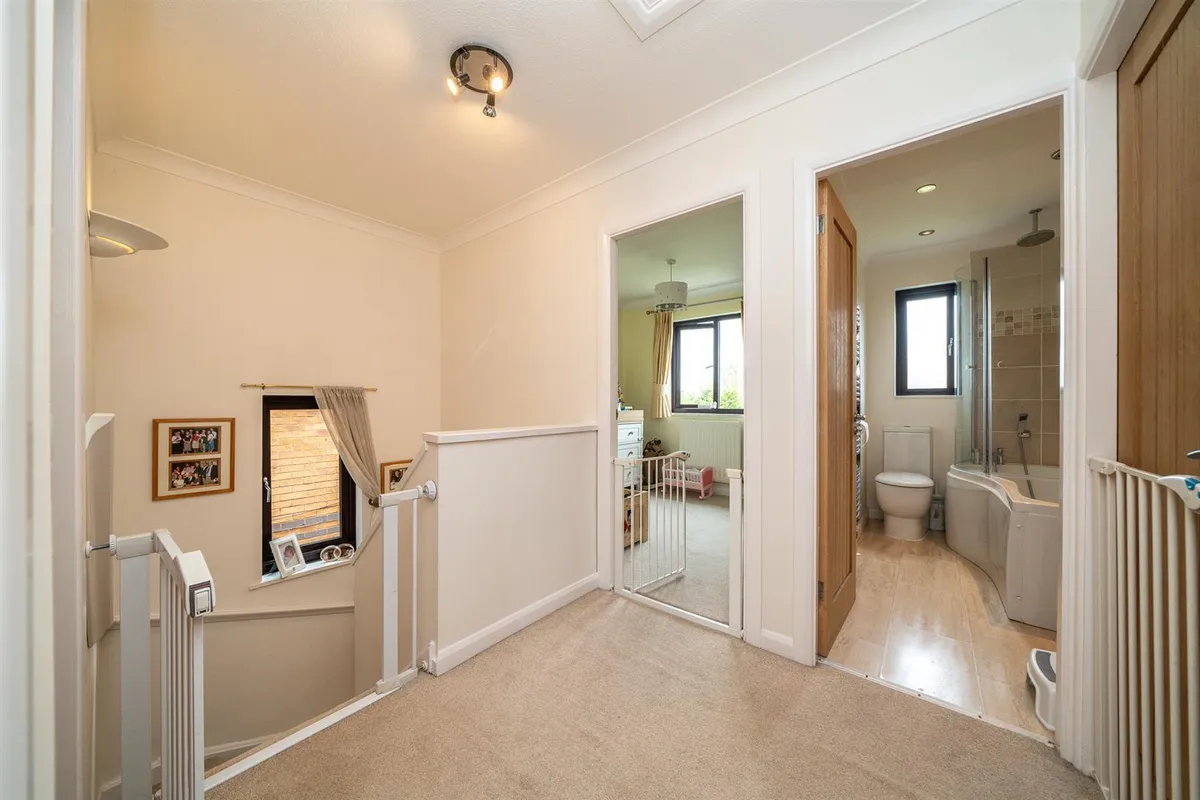 Wren Walk, Edlesborough, LU6 2RW