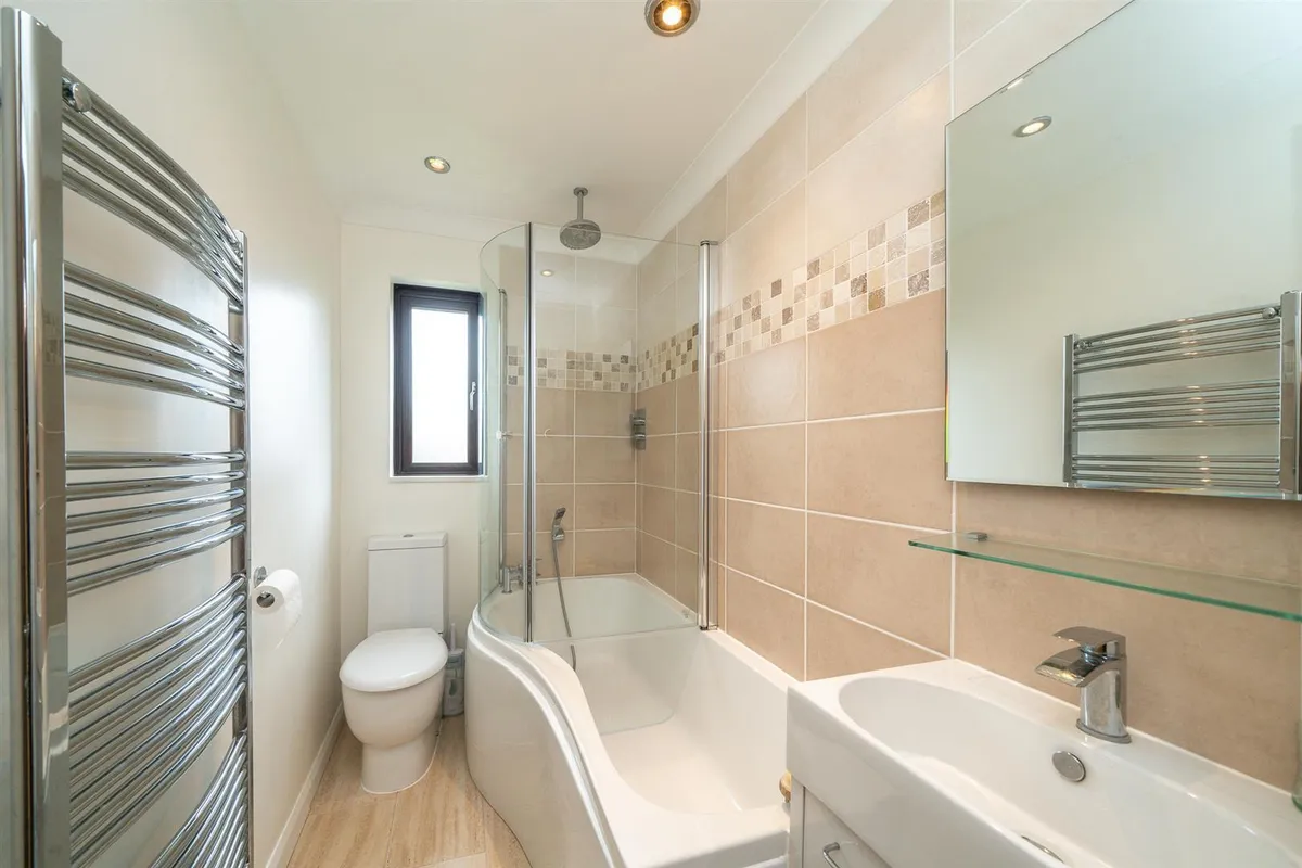 Wren Walk, Edlesborough, LU6 2RW